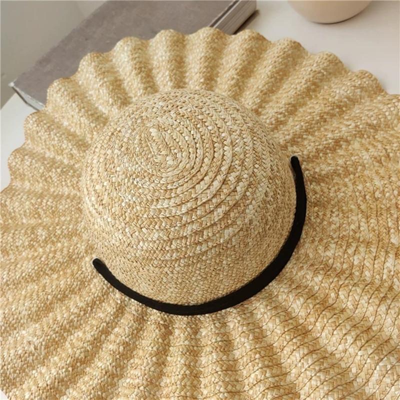 Chapeau de Paille "Féminité Élégante"